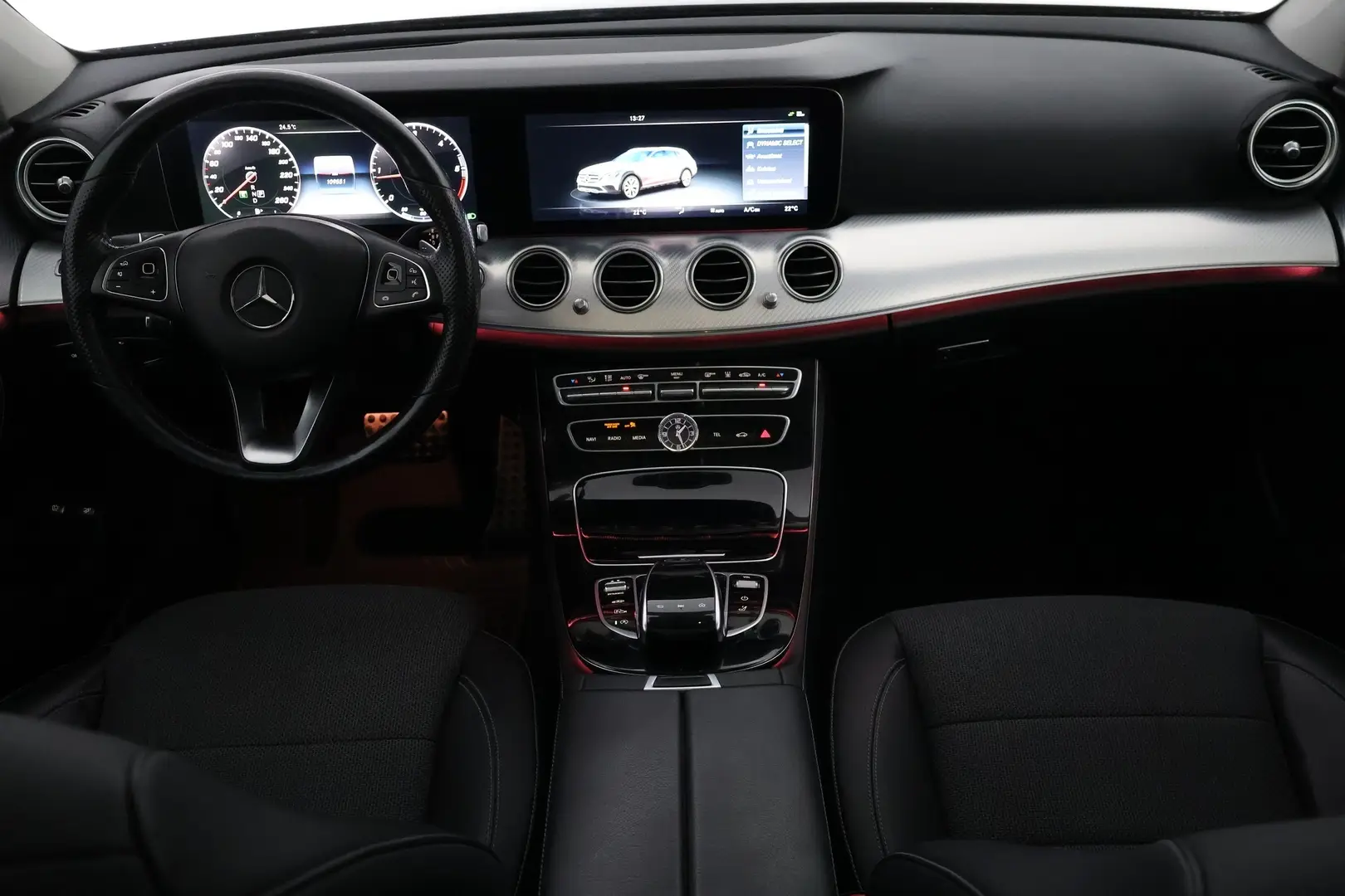 Car Image - 5BMAkzcYoec3y307NCVkXt