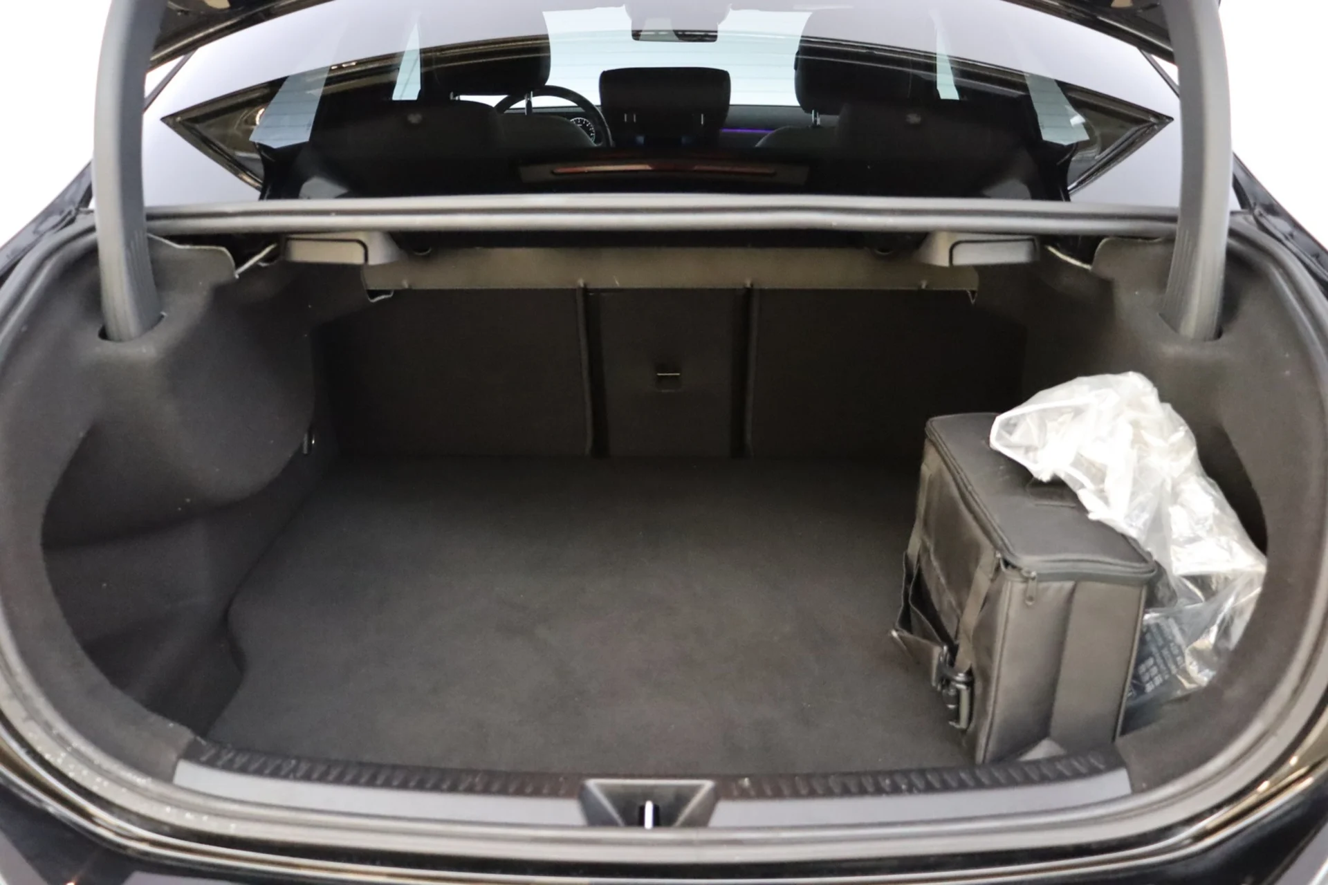 Car Image - 2w3aaUUpwwbrUfxaOp8Ati