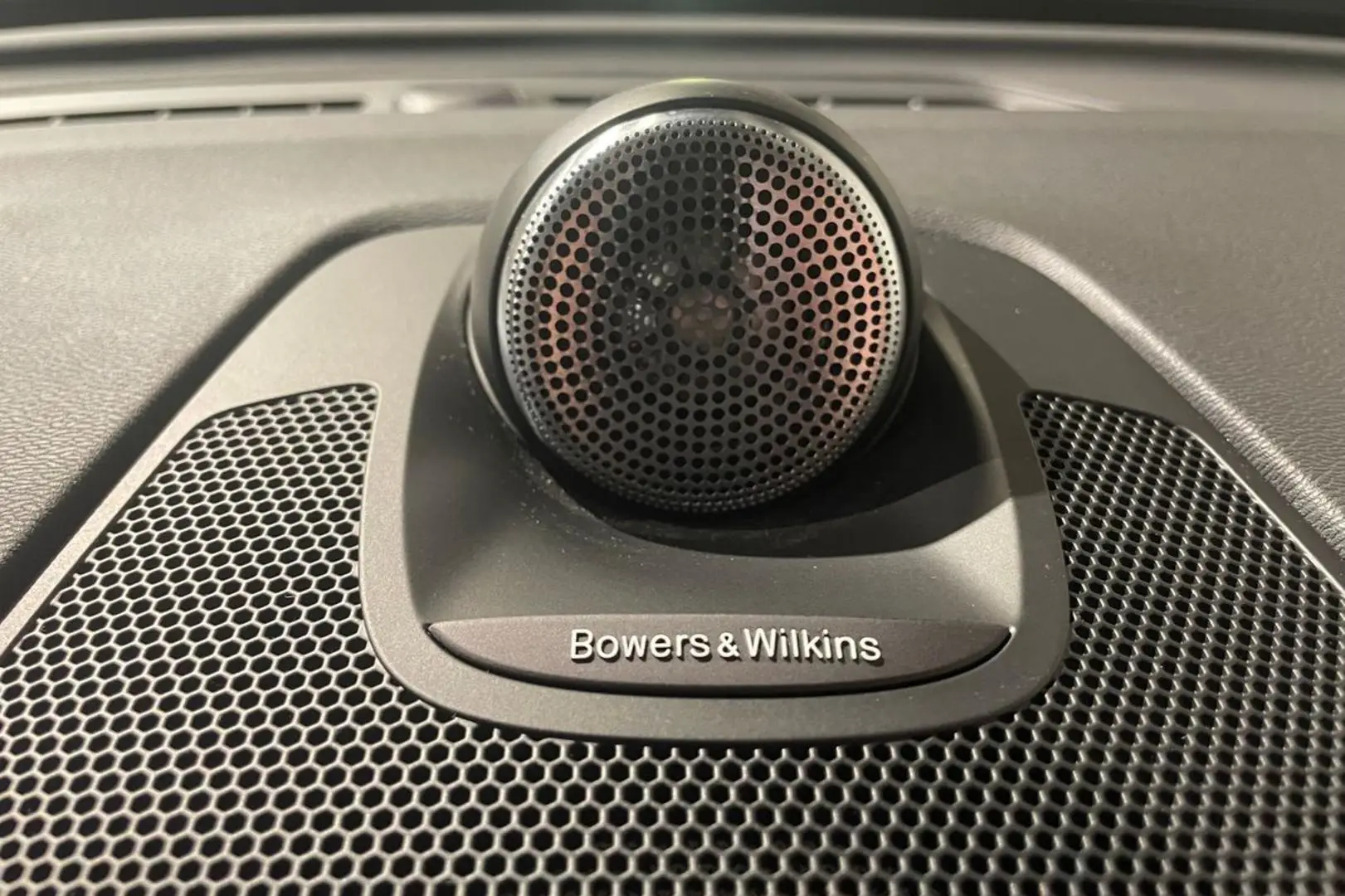 Car Image - 3jzXZOlyAUEHqXR9GJkiKW