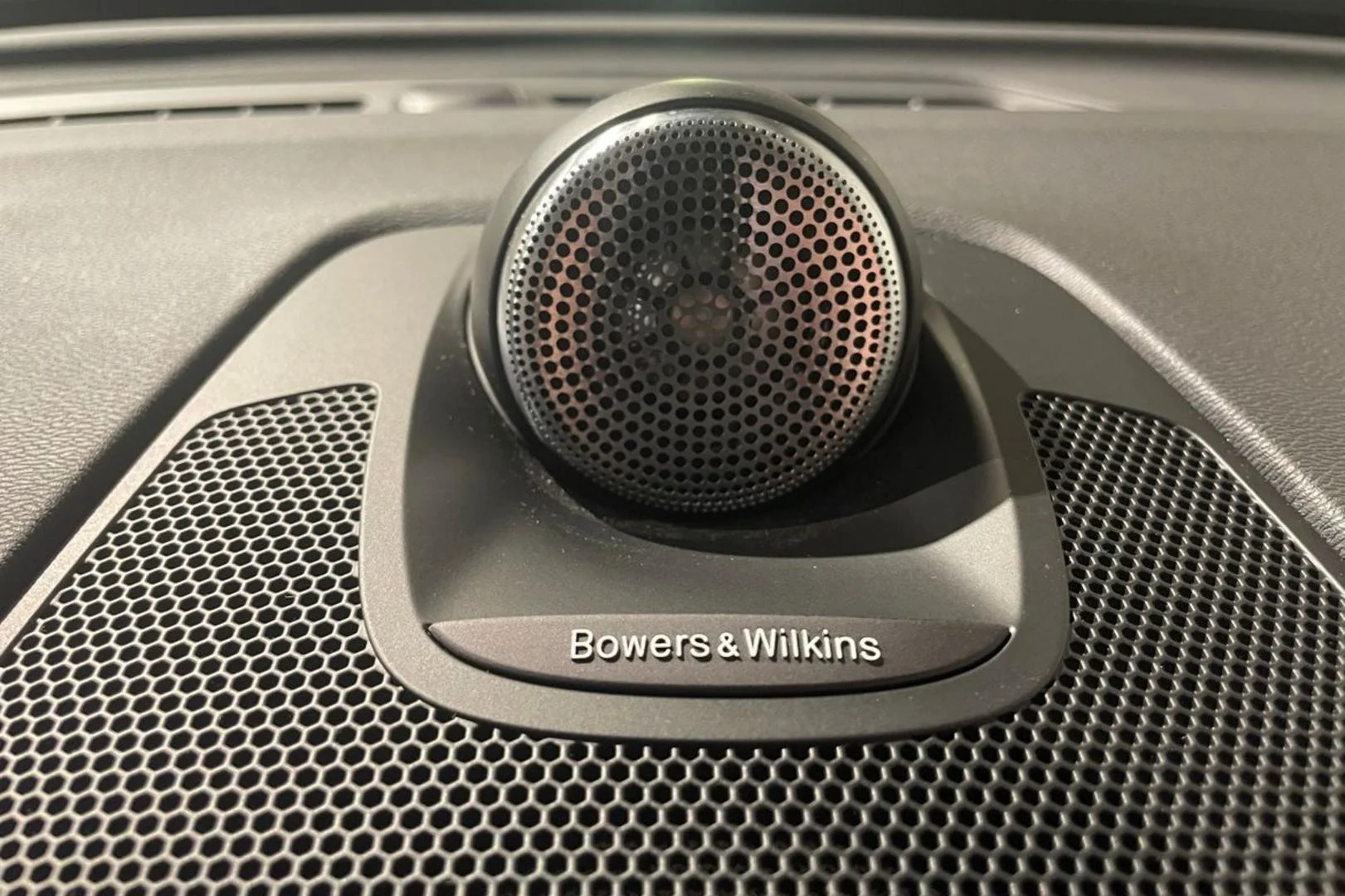 Car Image - 3jzXZOlyAUEHqXR9GJkiKW