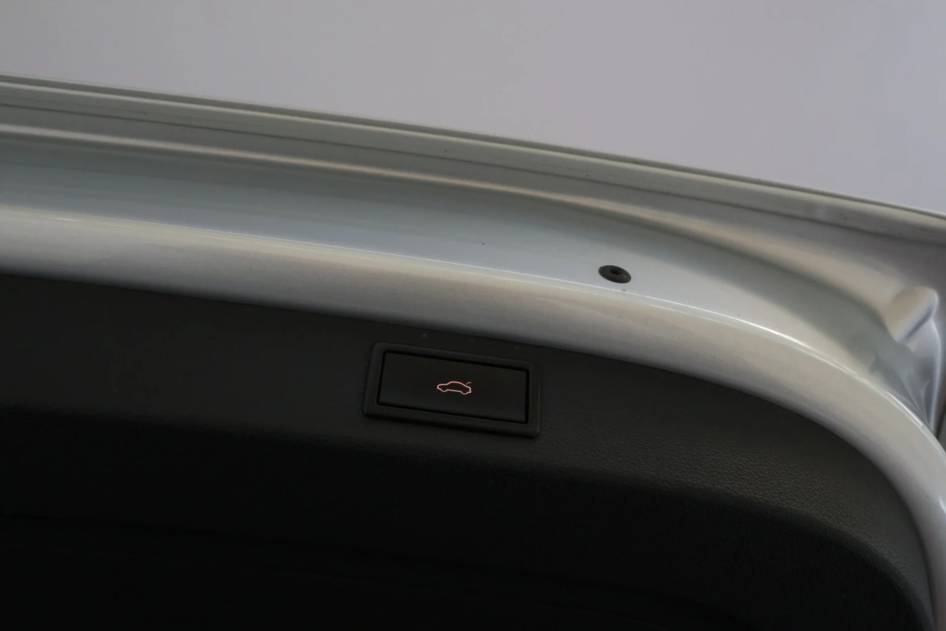 Car Image - J7rcaXnQawWLJkYEC69pM