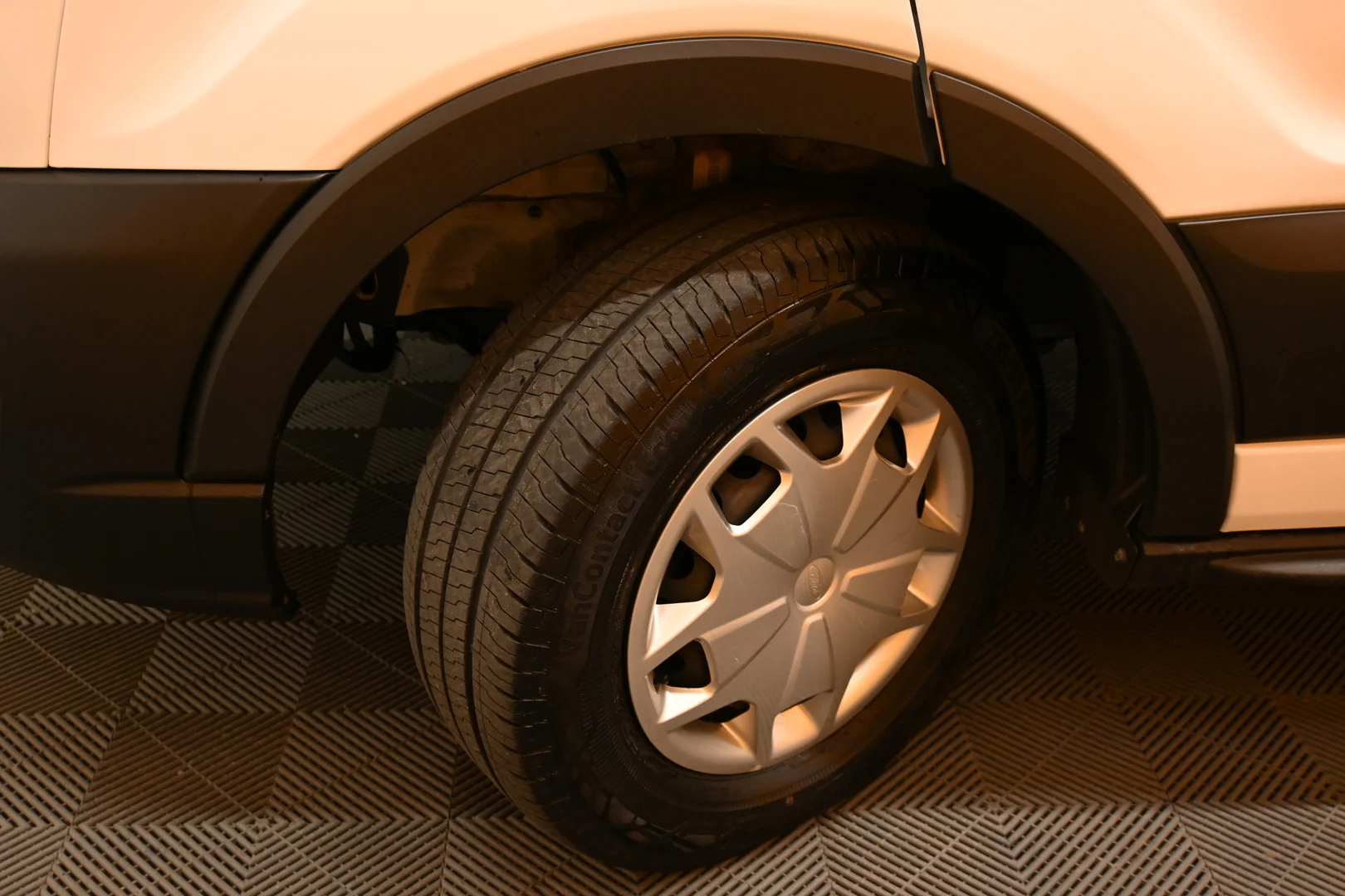 Car Image - 62iG7wTBAmuXmJHlJuNAU4