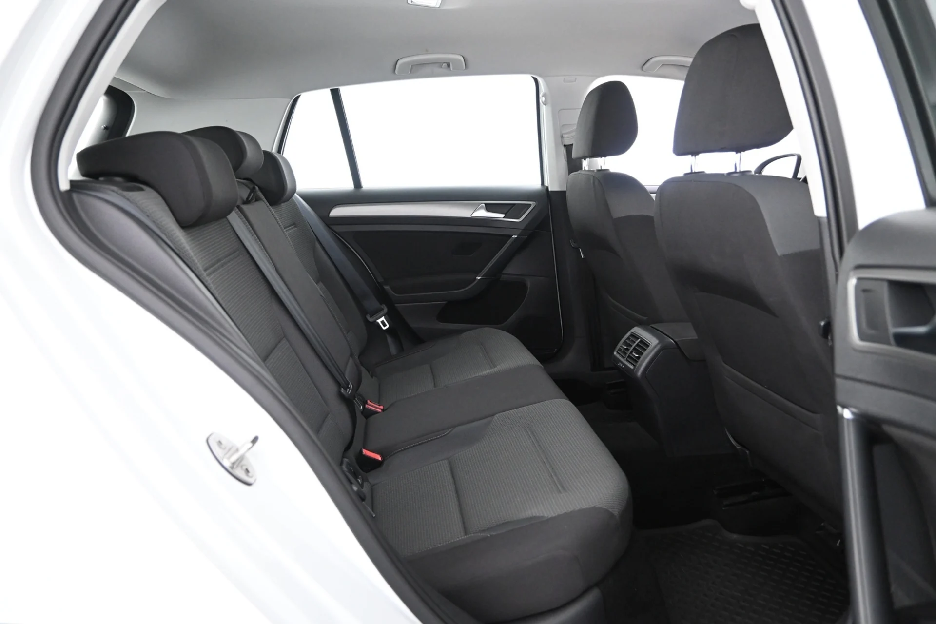 Car Image - 588e9tKYrvCuEeyIyVkgnZ