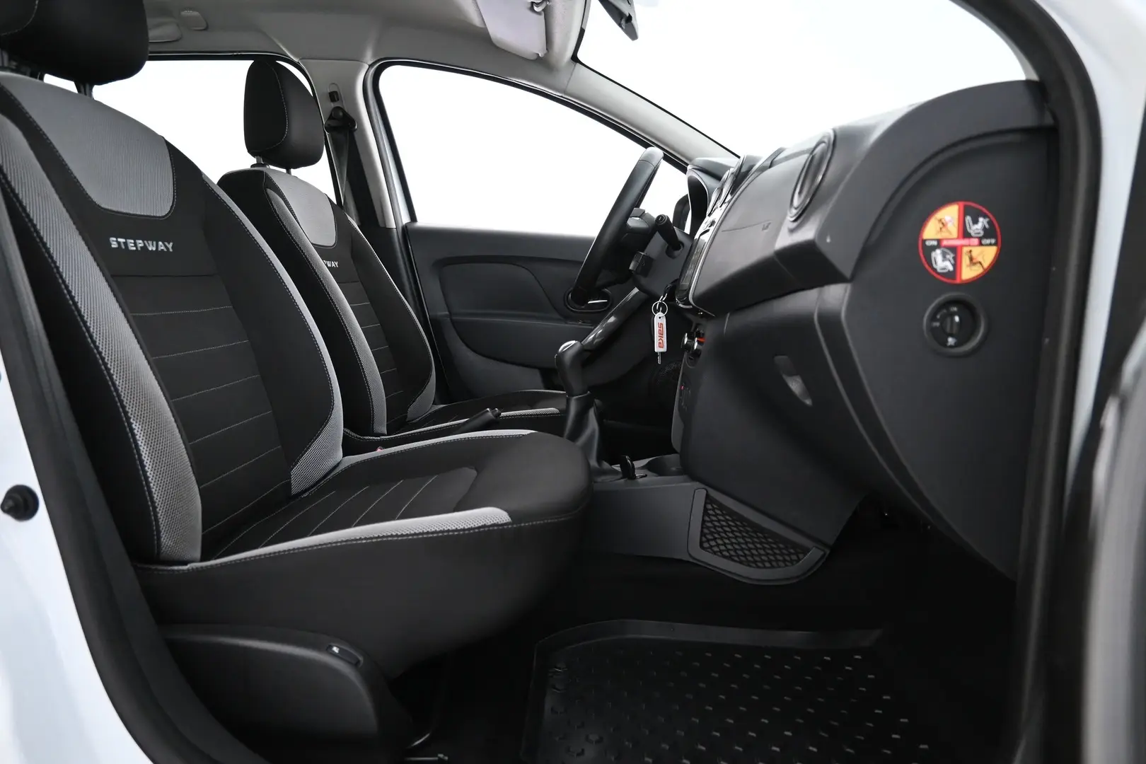 Car Image - 726ecYVQSsBqvZOjv7vS2J