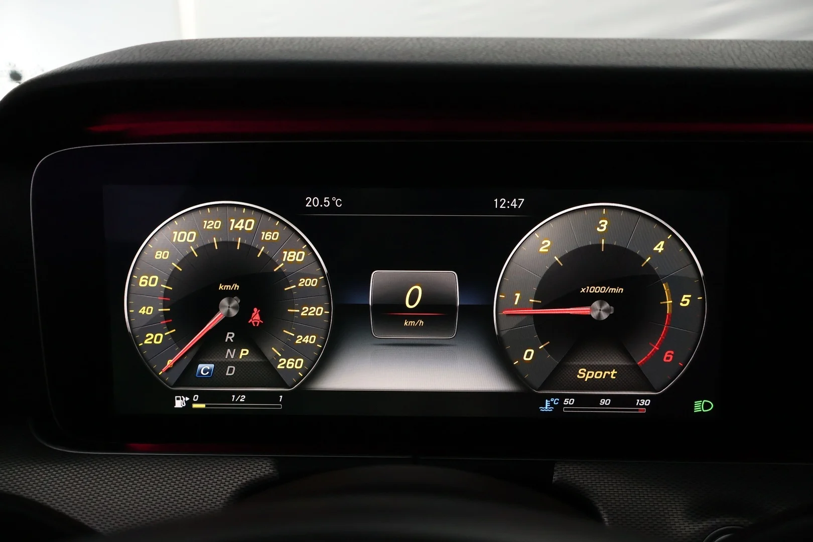 Car Image - 929ekBxqFLzH3sSUgLc3V