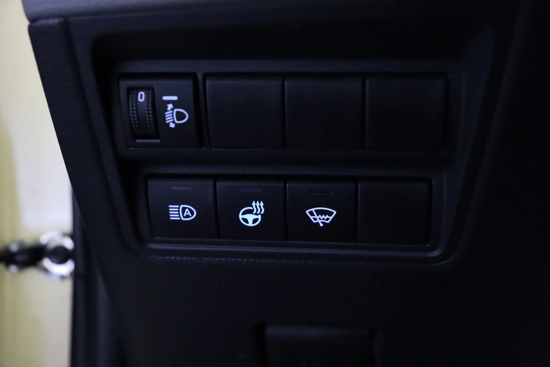 Car Image - 3NG0A74yxhmsk0lgjnt9j3