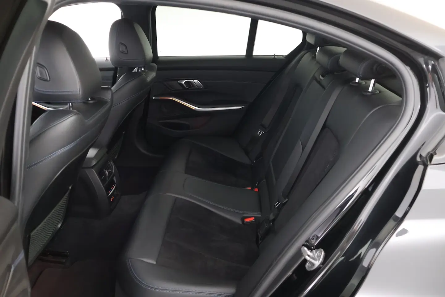 Car Image - 6XAsuCK9Y4ovBjT3lox6yA