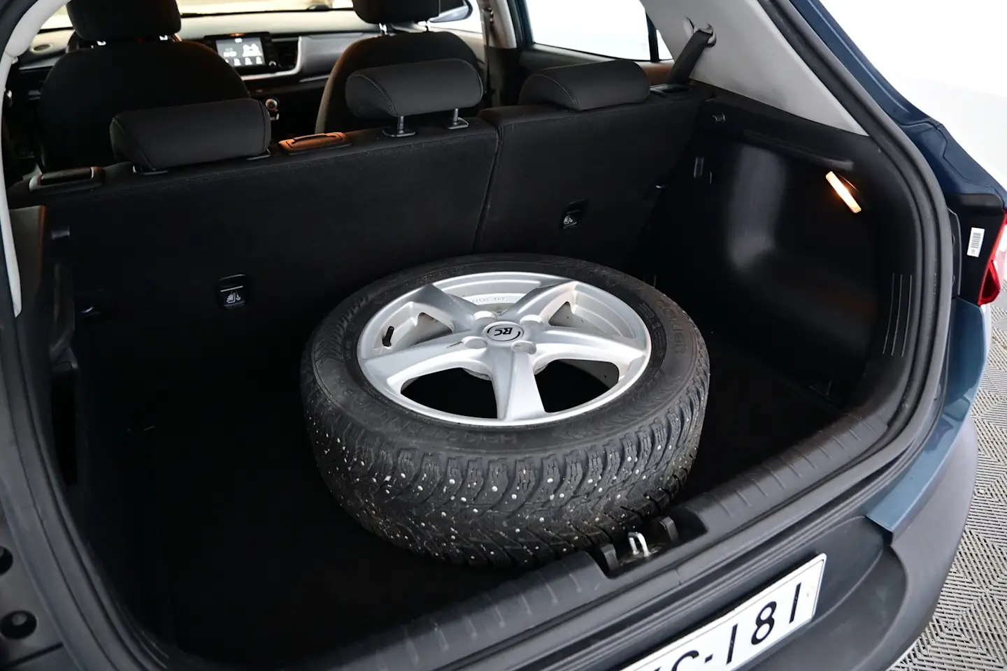Car Image - 4N84dvMT6VJ7xVscGvd3bI