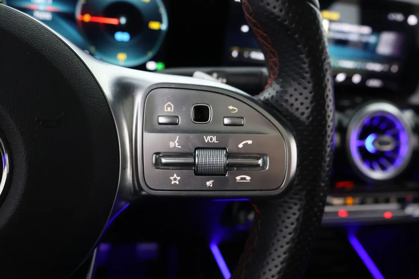 Car Image - 3HmOnuPqajLOCnADTCRnBJ