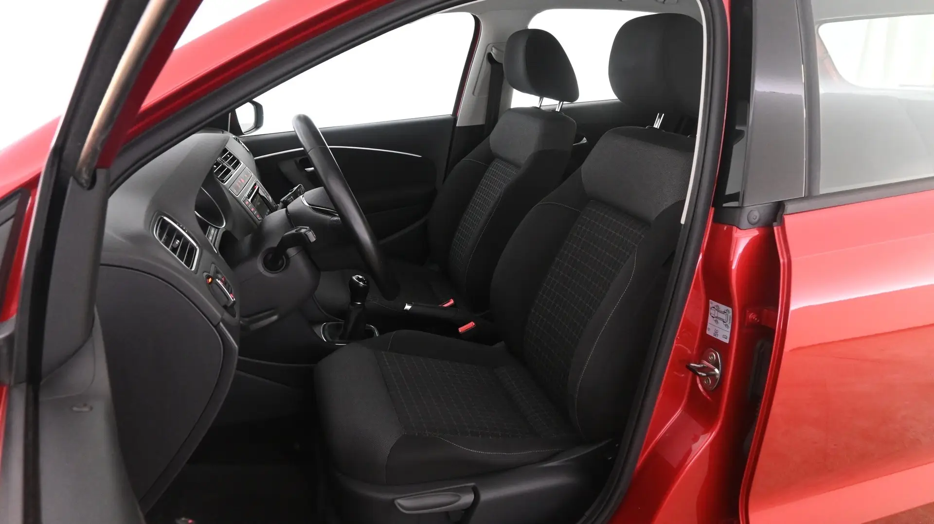 Car Image - 4eXyhsoEzLeNmdTKmIp278
