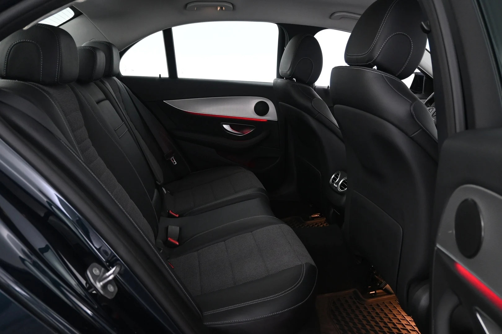 Car Image - okJNa0eZY3bbClrusrWMI