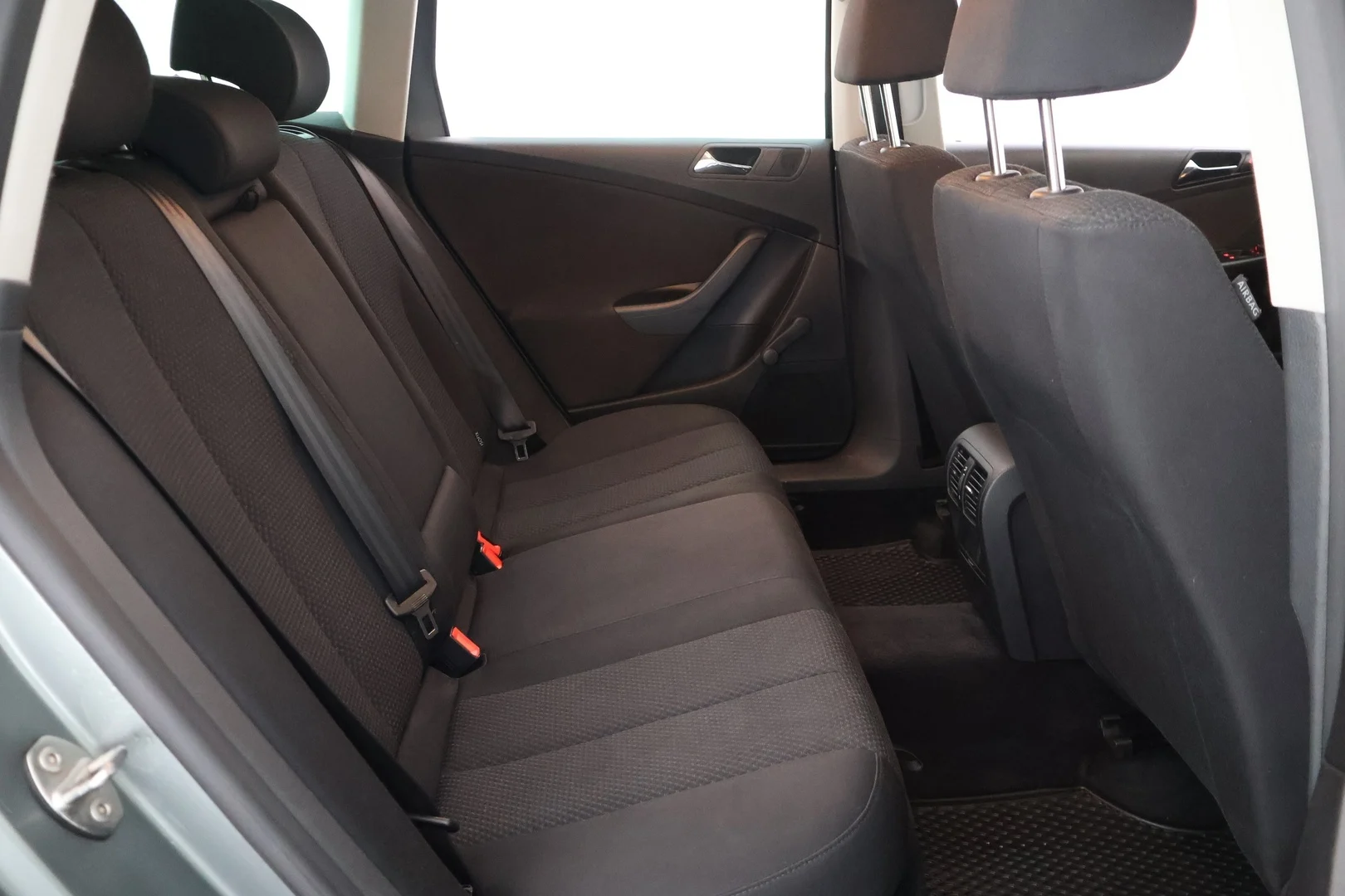 Car Image - 7YmiObK2JjJ7OEboTZWxd