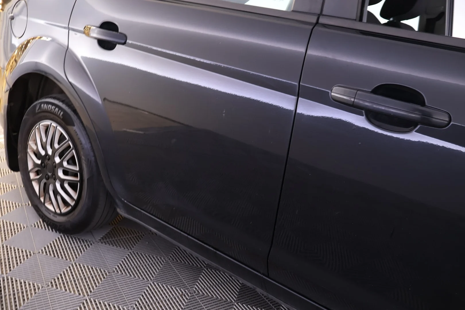 Car Image - 5BkovK2RqsnoLsWGKXlFkw
