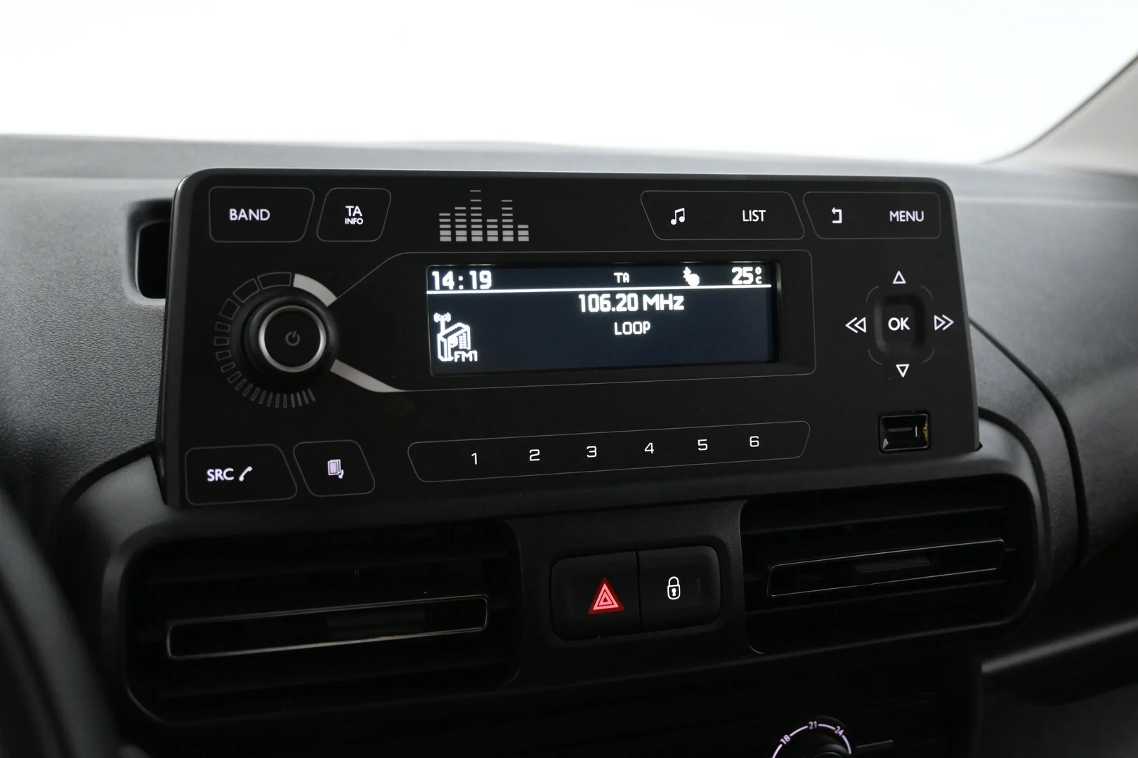 Car Image - 41uBCuc3N7nl9y6wSinErb