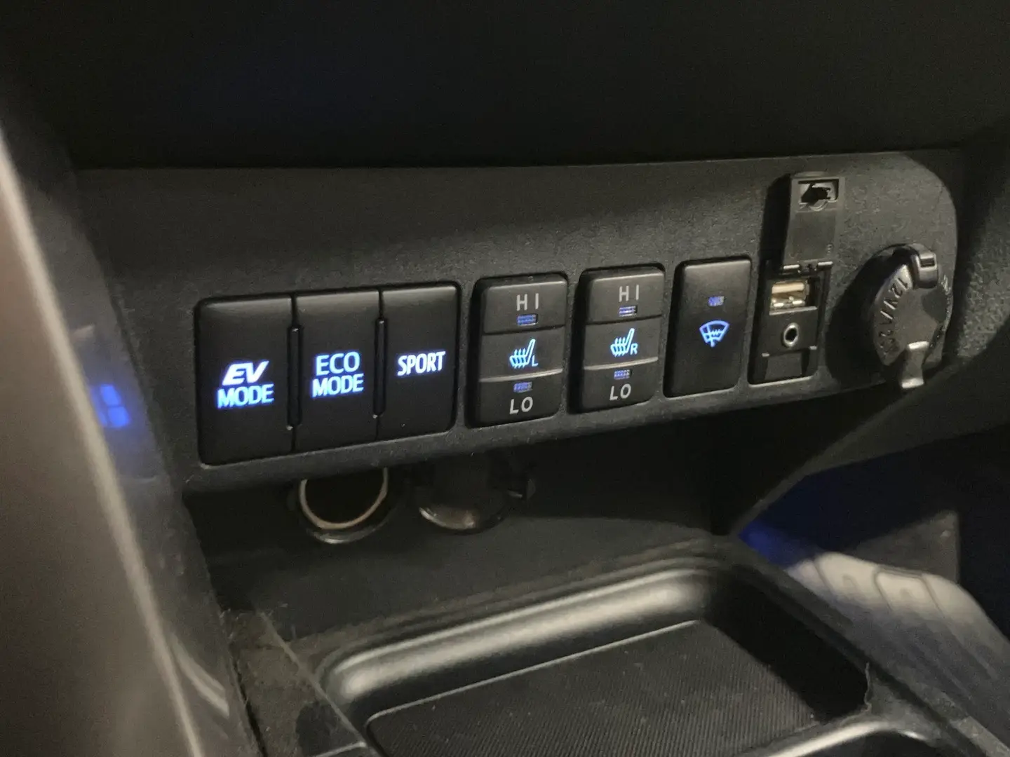 Car Image - 2UKUIyw16pQPjDTHzch0MD