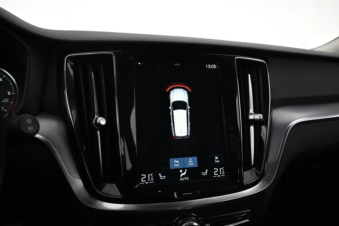 Car Image - 3UXY5NHxQBB8qnZgdzFb1w