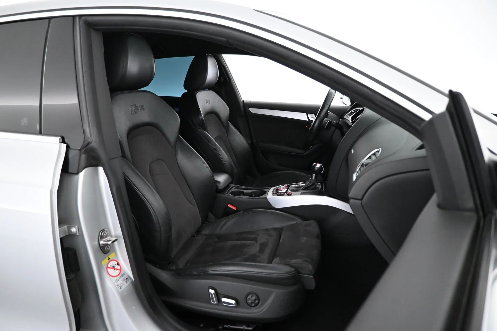 Car Image - 2Iix5JqlSdYvA1jj4GKJvF
