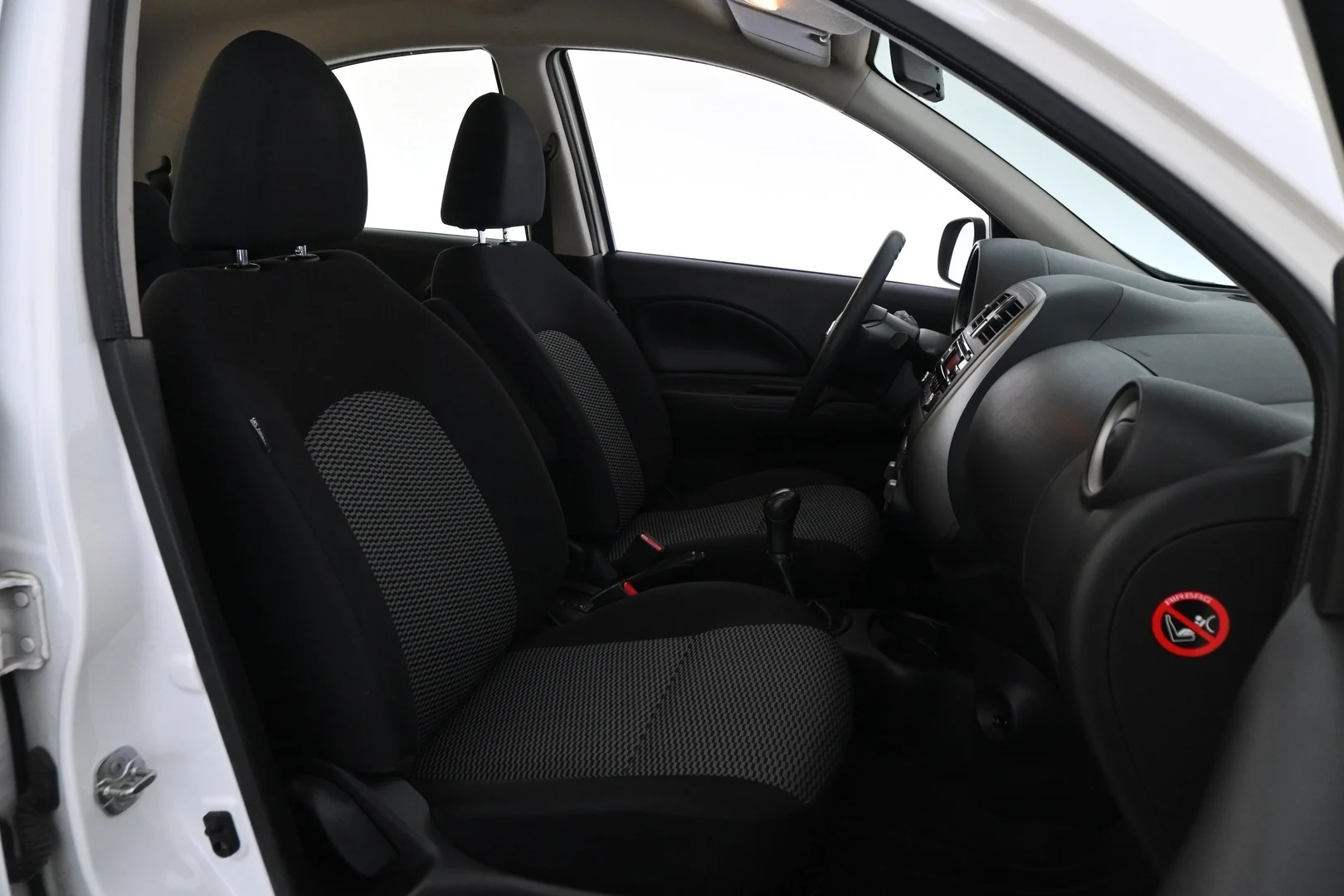 Car Image - 64InH0la8TmXgWda8UABfM