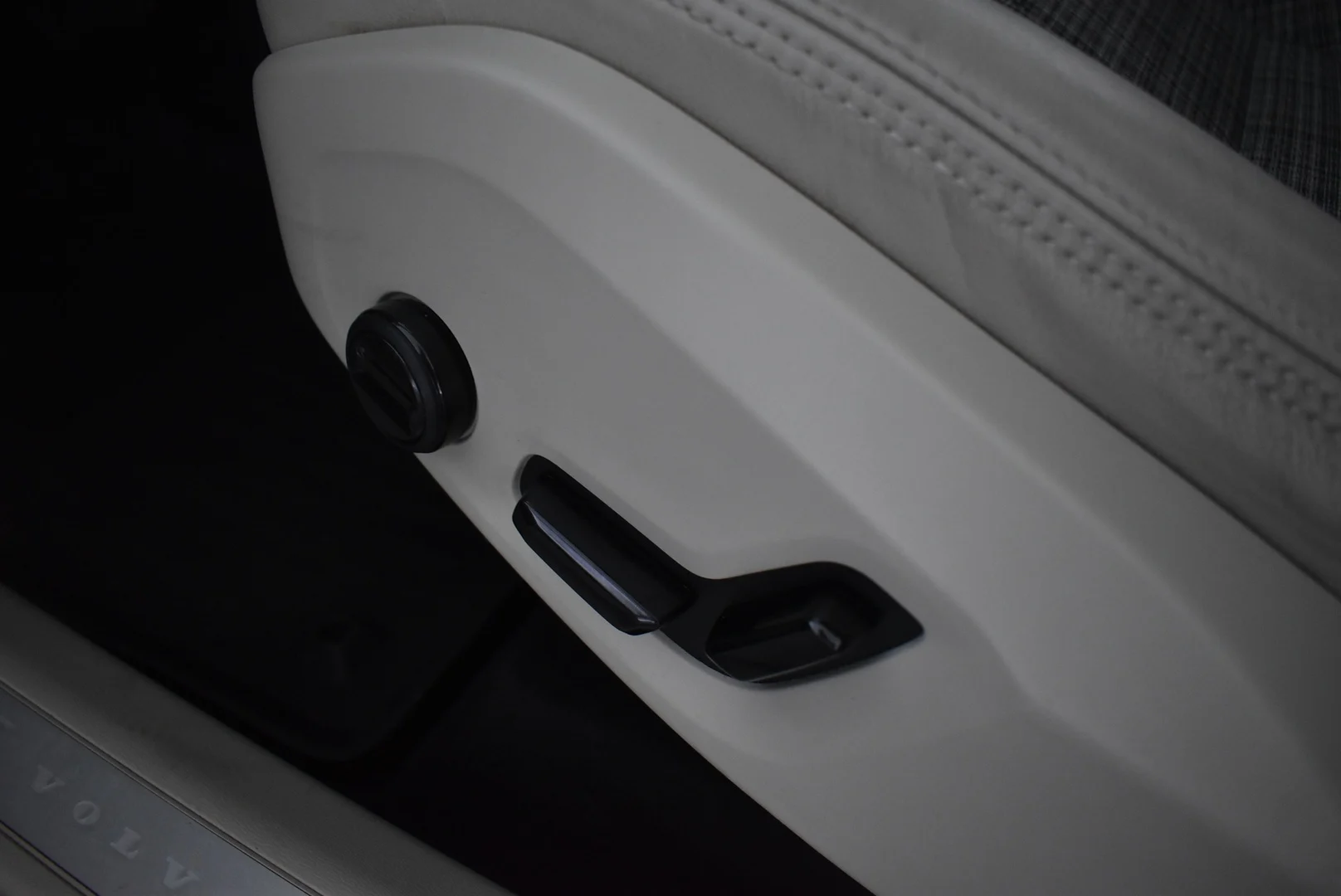 Car Image - 4V9pewDpmqK72xijPb7uMD