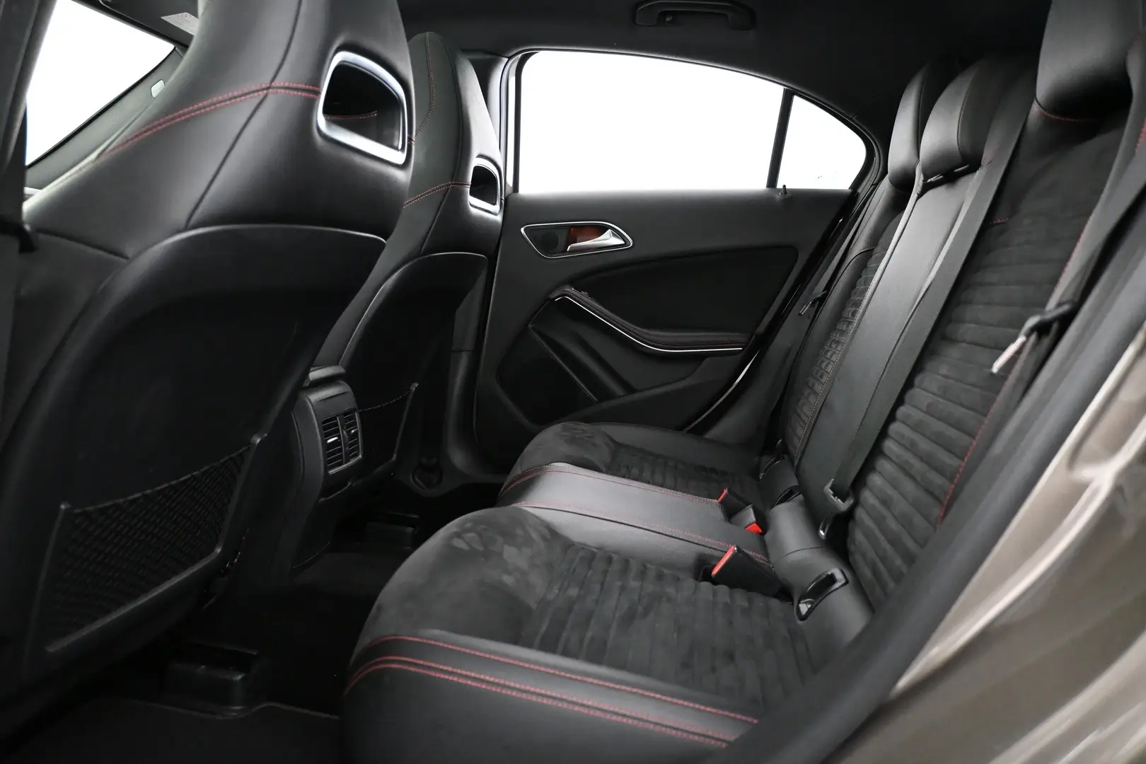 Car Image - VmL7blPMwk2ScW4DVkJGO