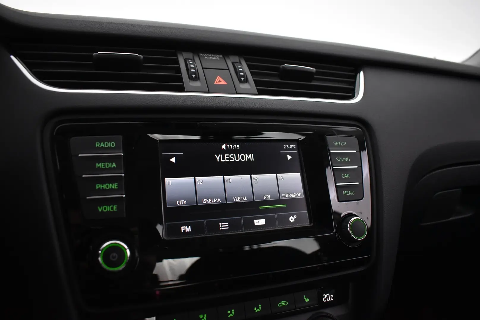 Car Image - 6onBqsp9EOSl7HUlkKAMA6