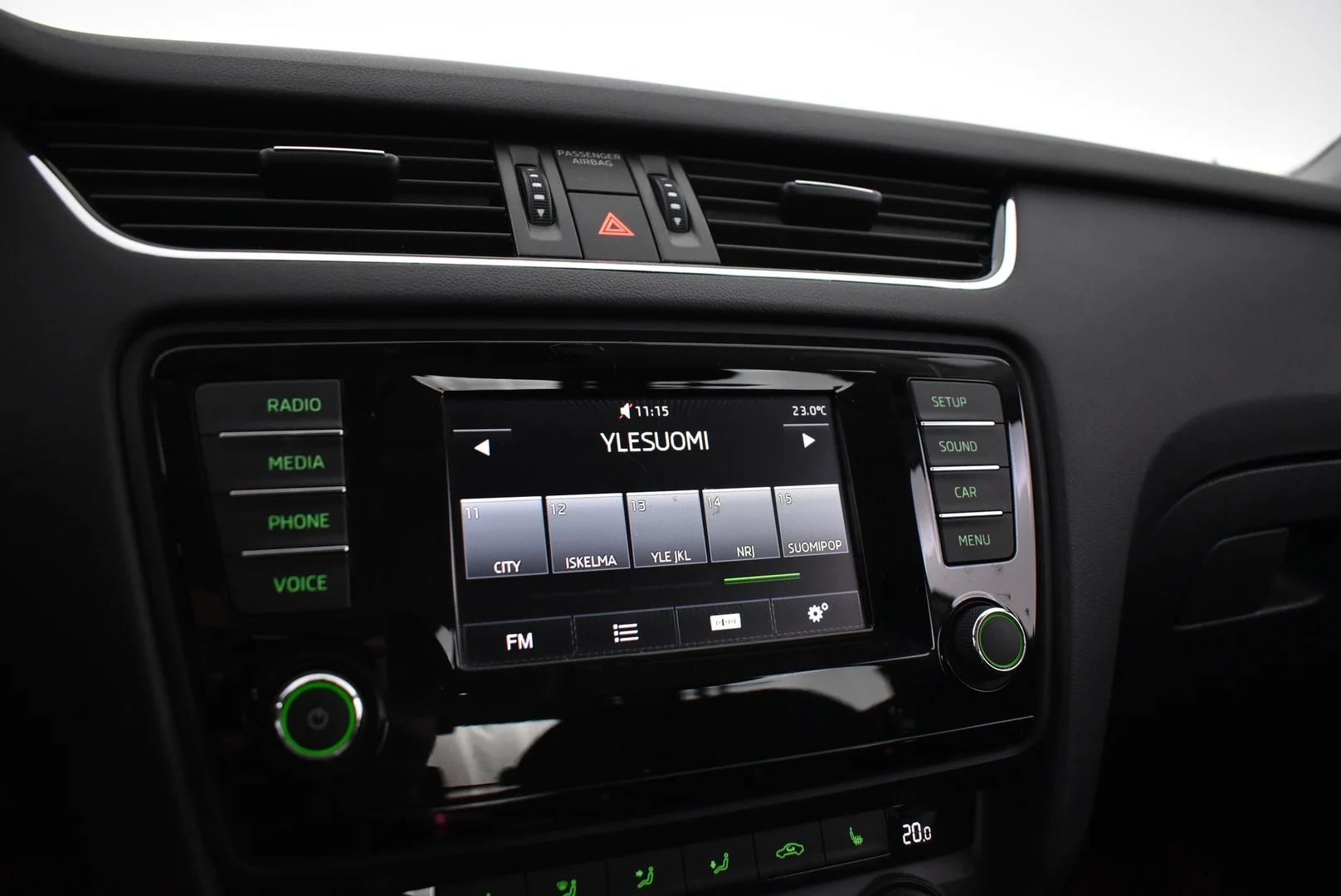 Car Image - 6onBqsp9EOSl7HUlkKAMA6