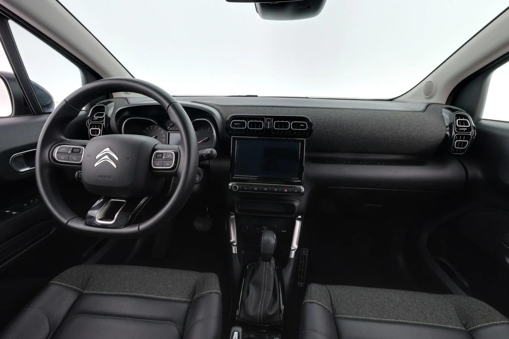 Car Image - 1VHpkU5oBKlw3xGPzK484f