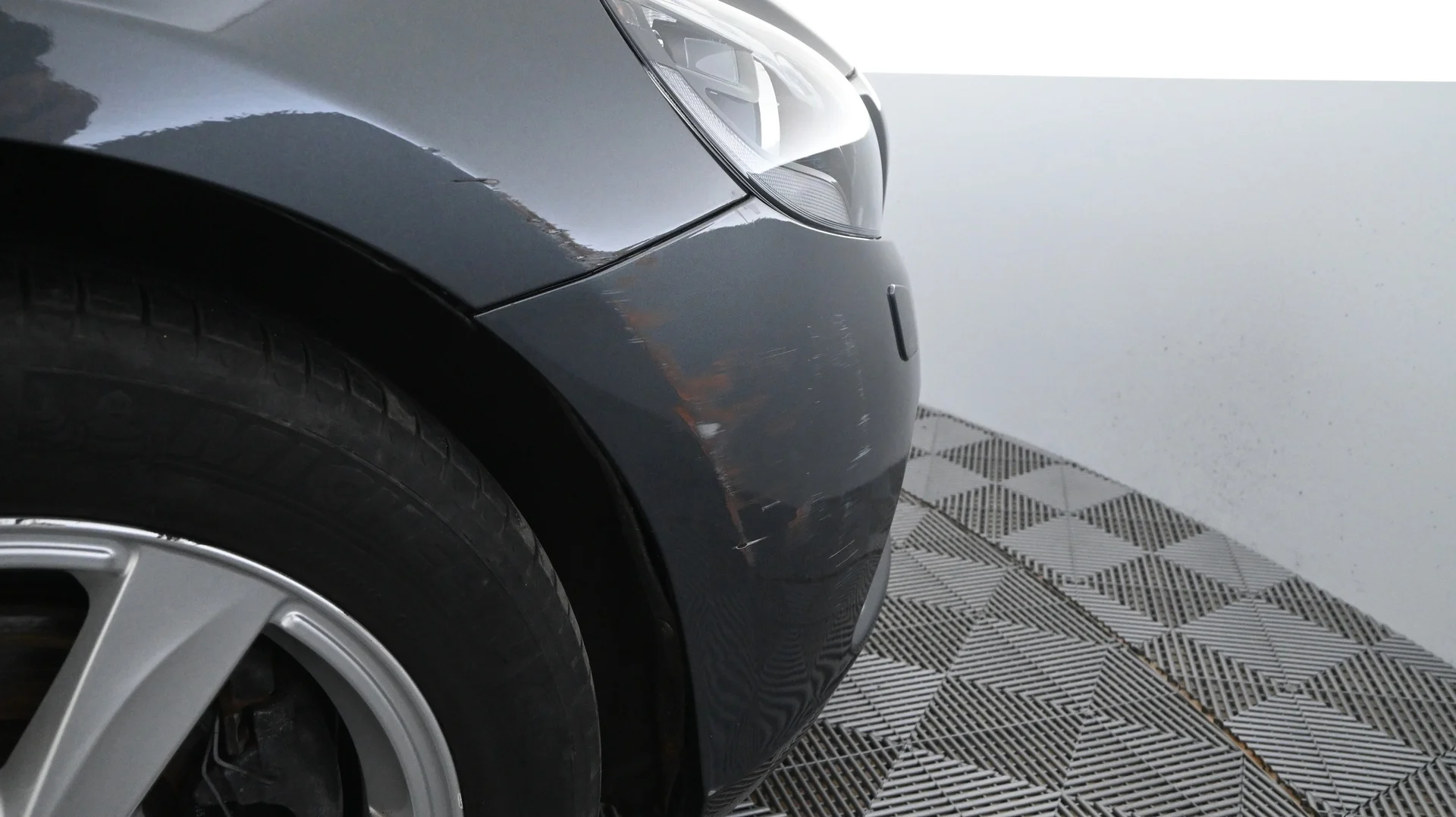 Car Image - 1VElyvwluIhlYxrUwJSDkI