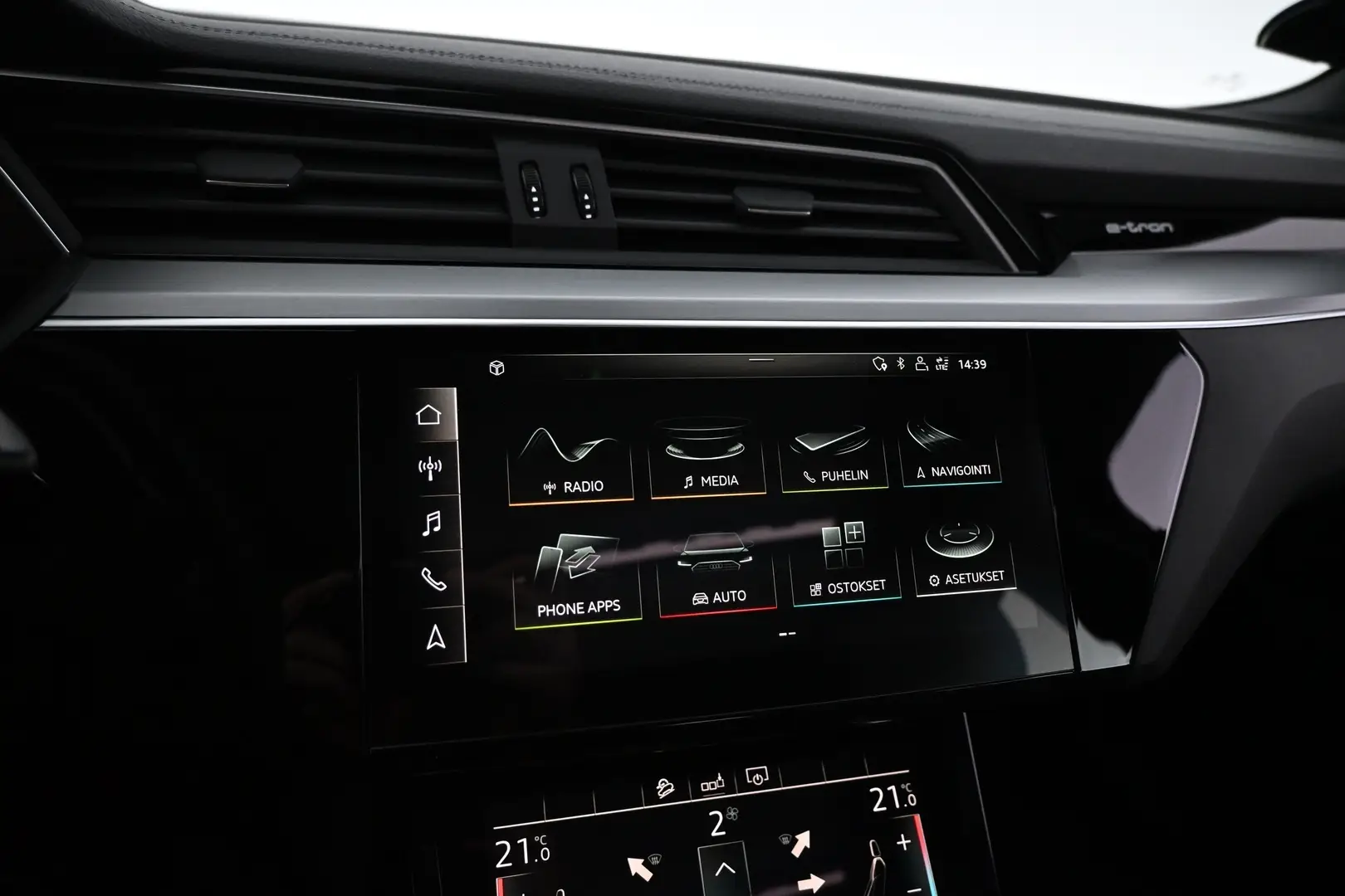 Car Image - 2YCRTGmSpT41jf5K9vQIAt