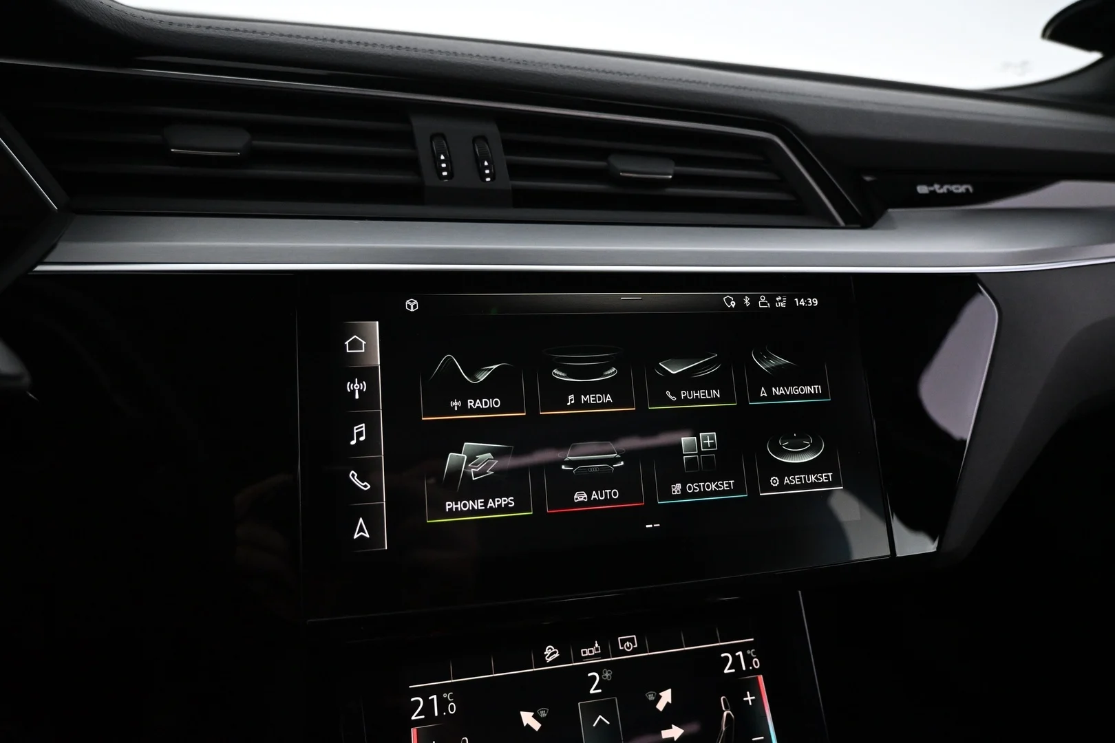 Car Image - 2YCRTGmSpT41jf5K9vQIAt