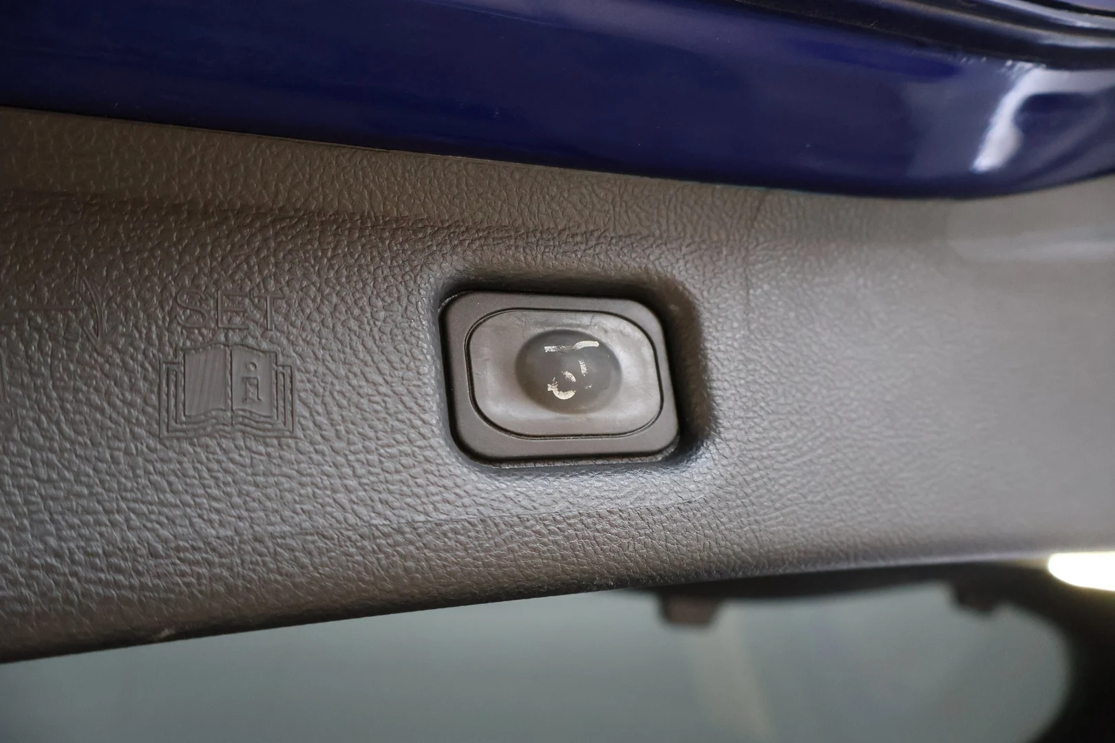 Car Image - 4sNHXo7pHK1OJcnVwJD1kN