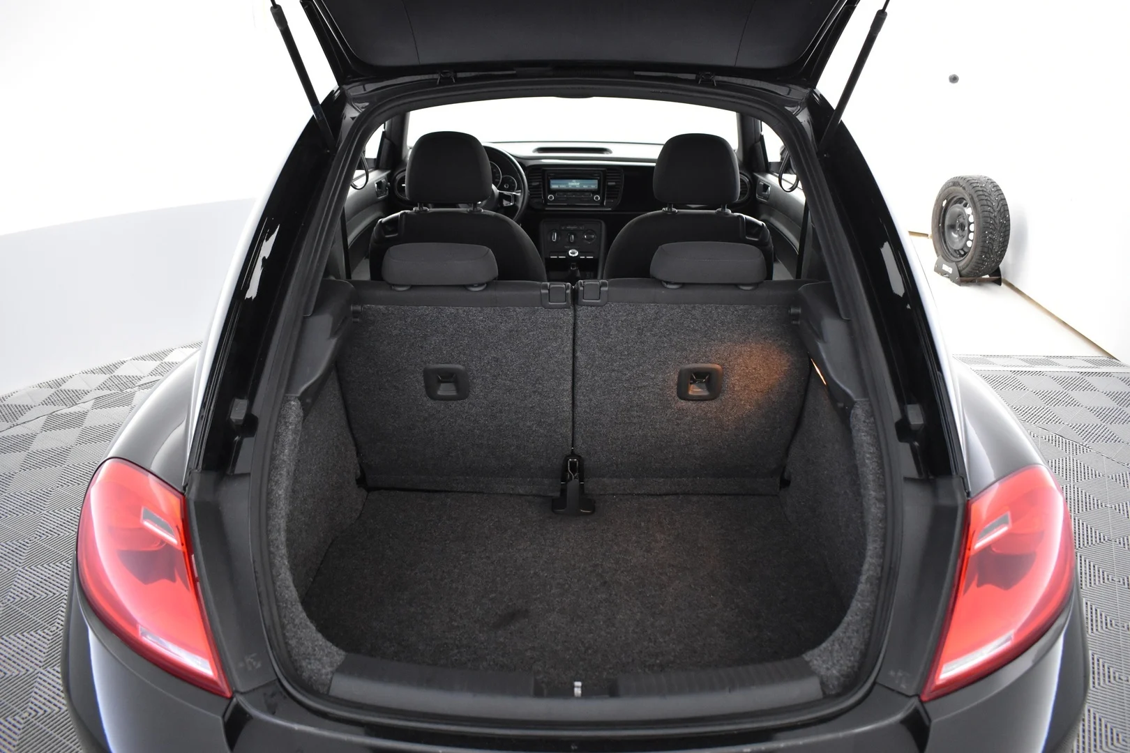 Car Image - 4SmkiVzGere2fHywLsvmDC