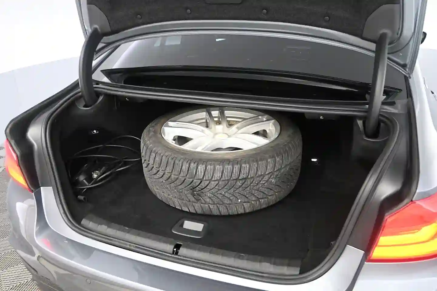 Car Image - 4oZVOgXCABymbNhKcO747j