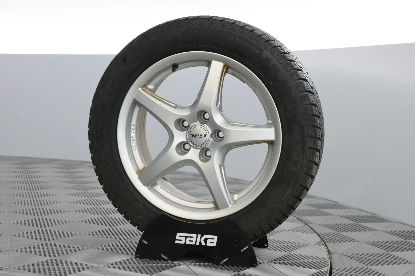 Car Image - 6faGwAkuTQ6lRWi4n9ZjqE