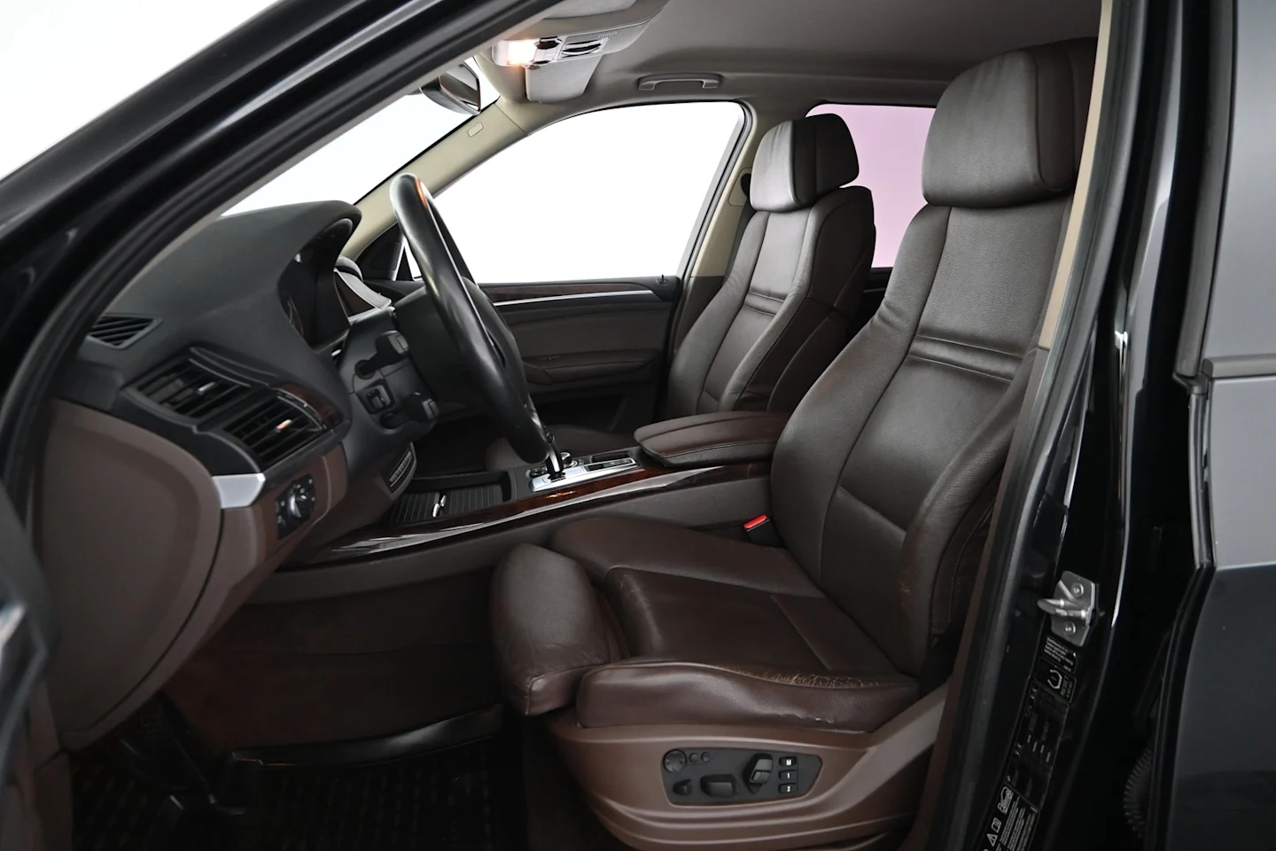 Car Image - 305WxamxhZKiyhbr3yrE4T