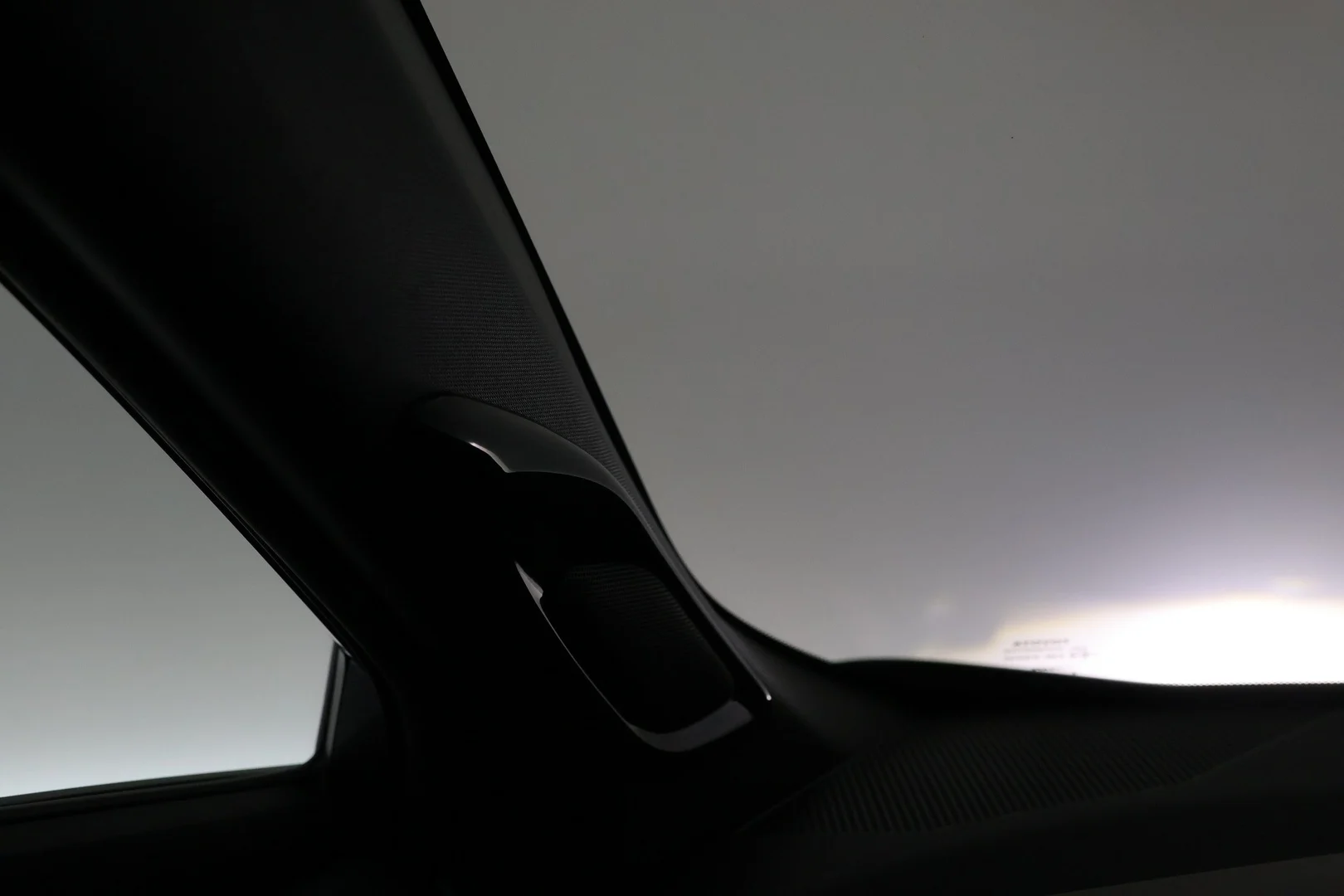 Car Image - w2AOy3omvNJ0c2dxHqdAF