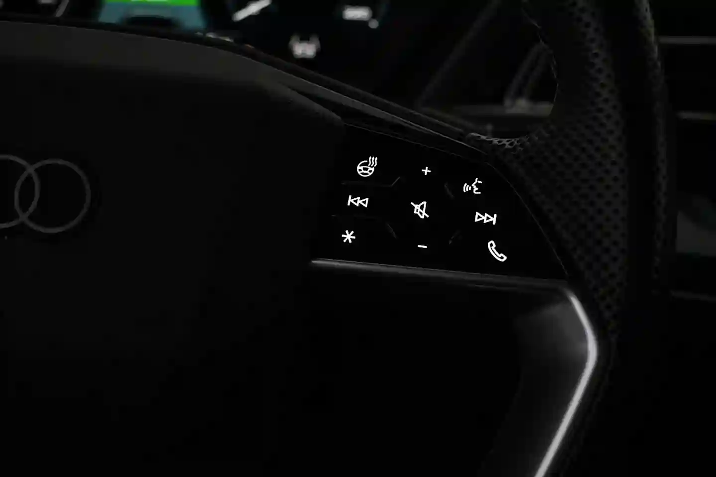 Car Image - 3VK1ATdLSsAztFyNniQLv4