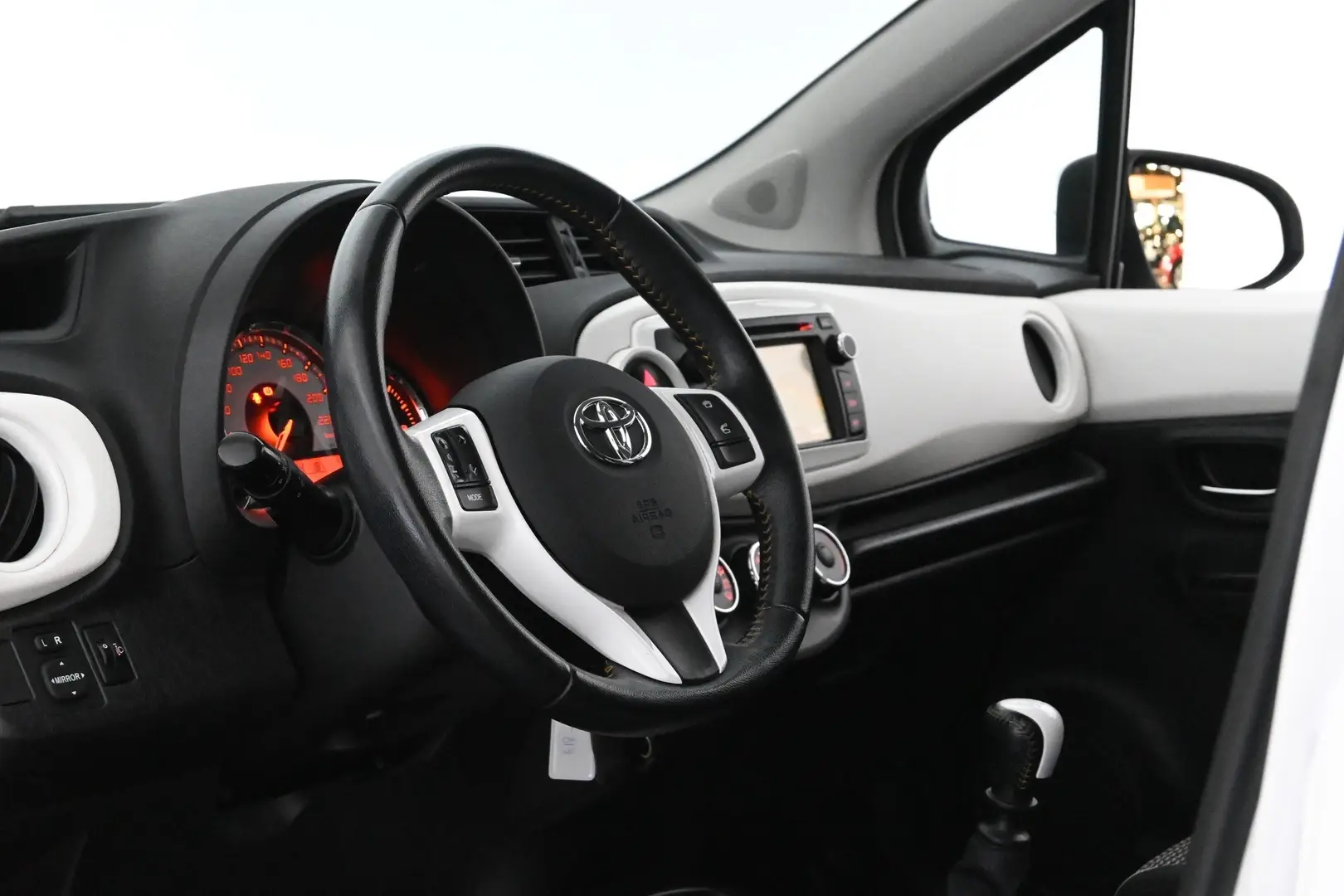 Car Image - 73x0fcfKm9sH7D4s3JQX7m