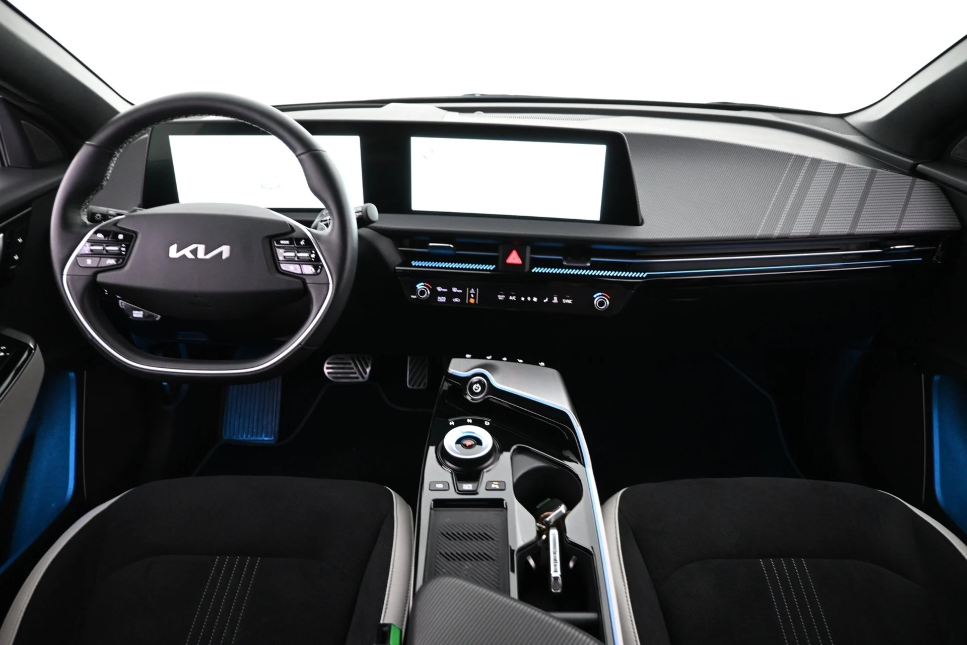 Car Image - 3JQWtrlmBI3xQQ3H2QFhEv
