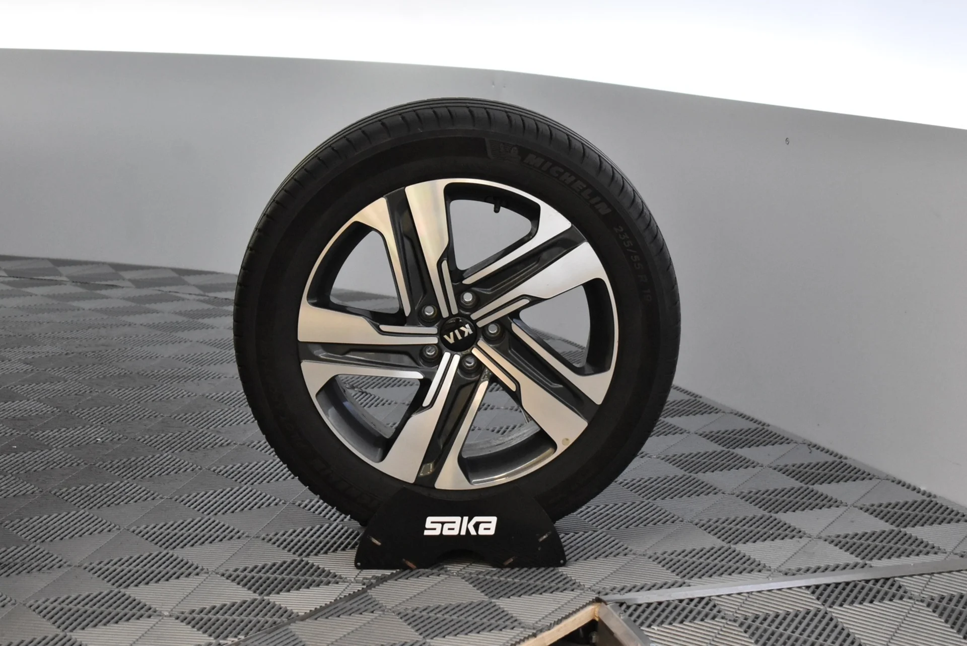 Car Image - 1S0ZKgwlBzxYTPlaF0oVGD