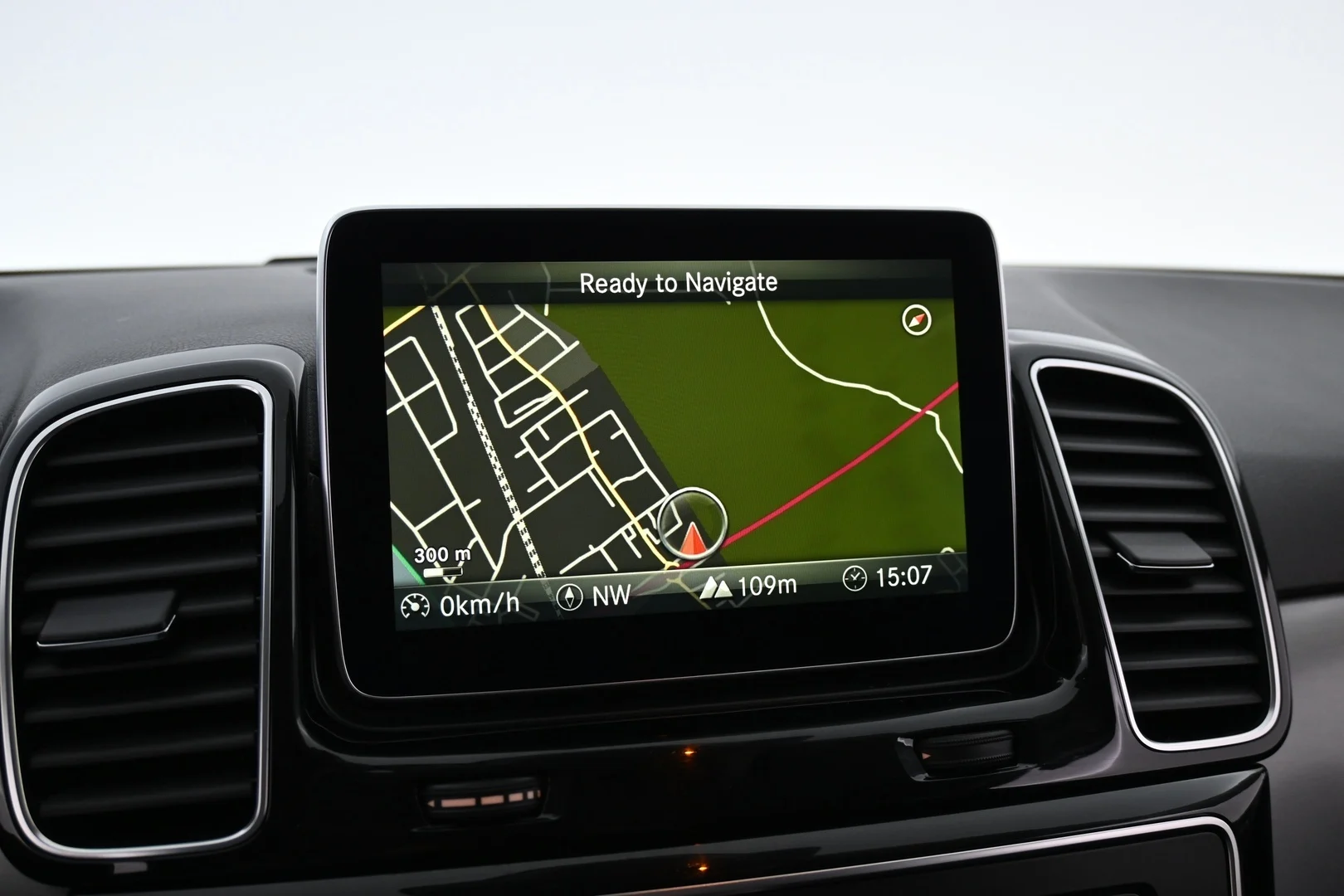 Car Image - HUSmMxTpTYpnOfLxOeceP