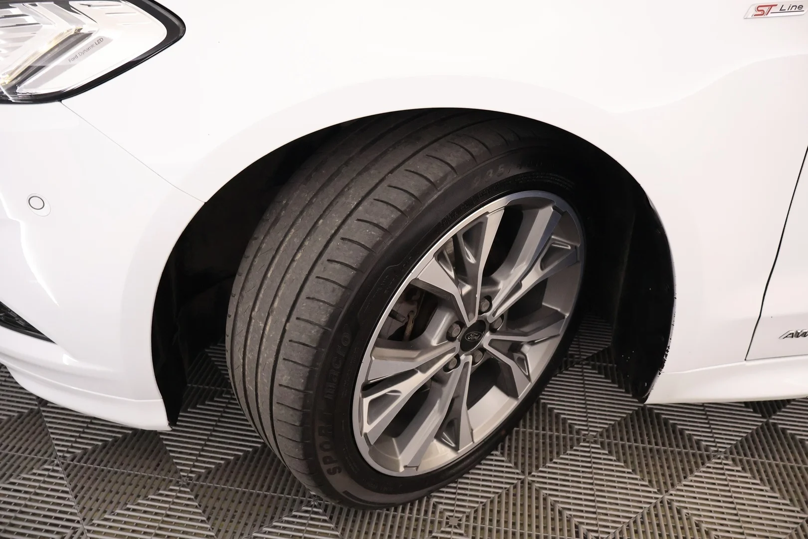 Car Image - 4ArACANMCrxKOvbiXDL8xx