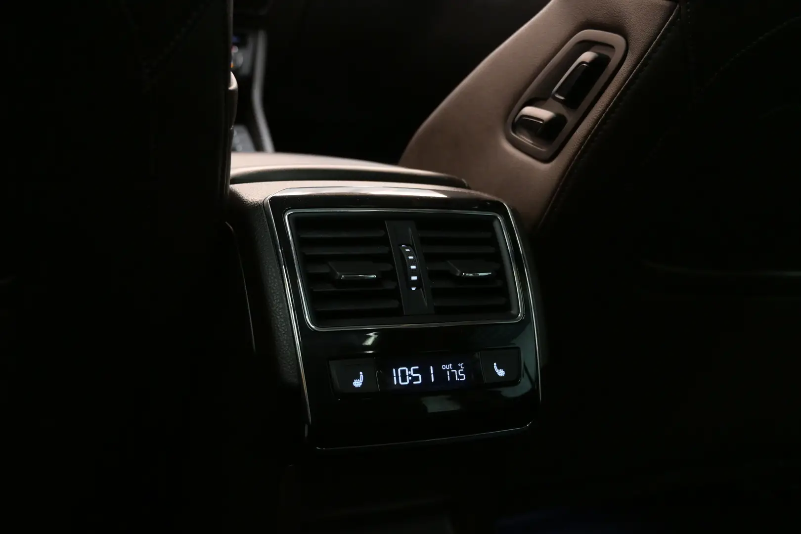Car Image - 2PKhyZCJGLOmPI9VUiZKax