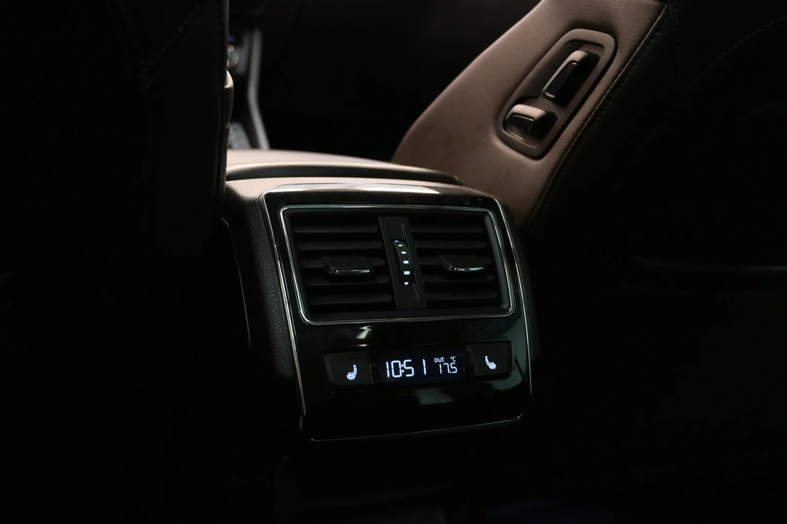 Car Image - 2PKhyZCJGLOmPI9VUiZKax