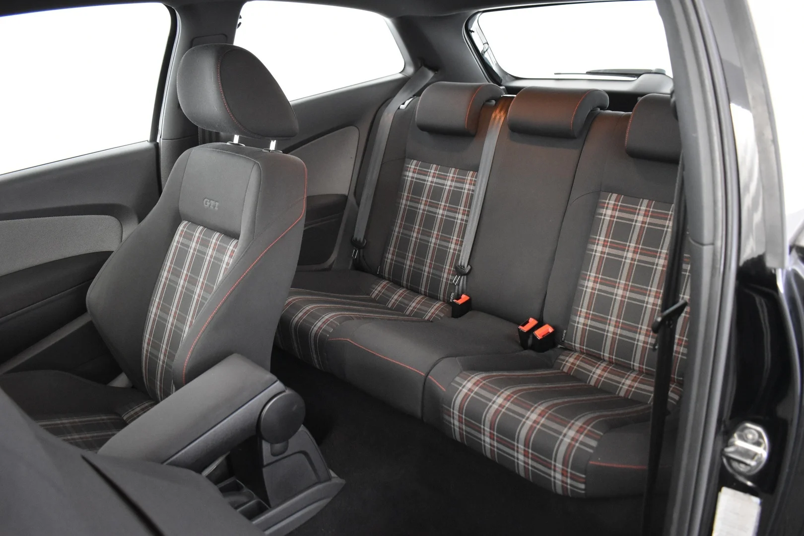 Car Image - 2mSBSBWRvTAjSMesOHEhc5