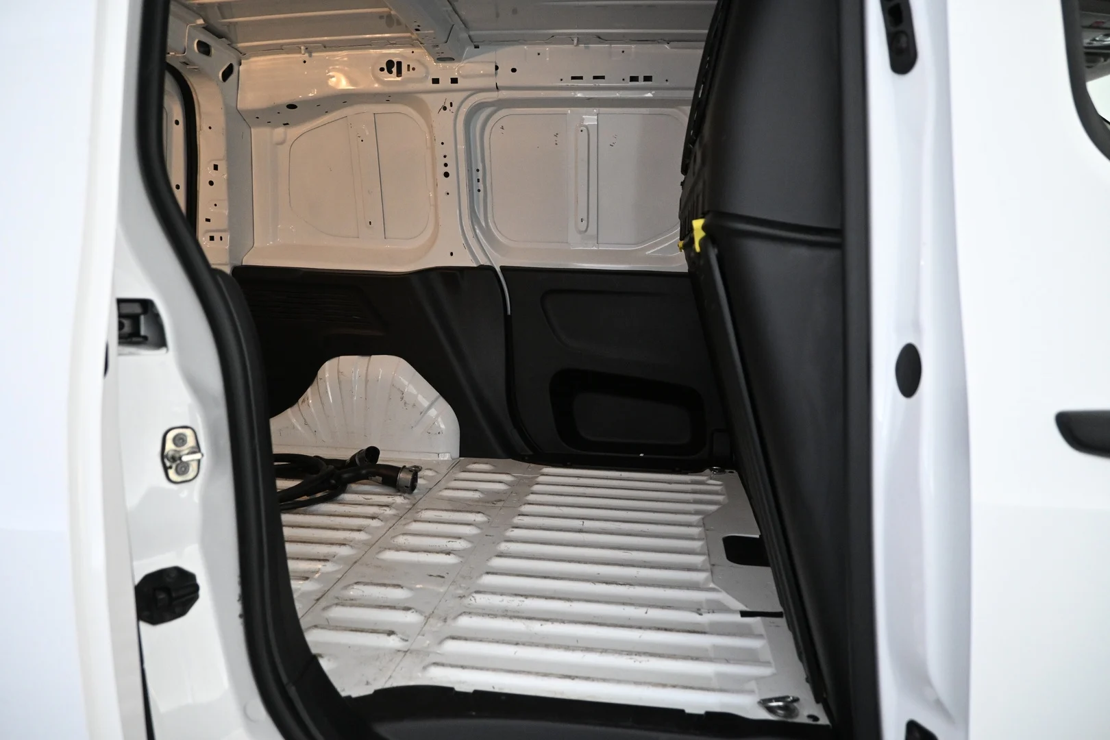Car Image - wl6fI6B2vvo1b4GtOoTxW