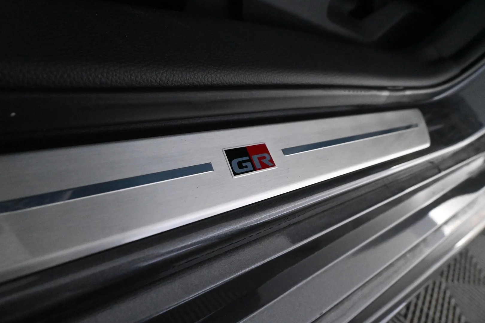 Car Image - 1Lx1Y72VF3r5yUYlL6RI28