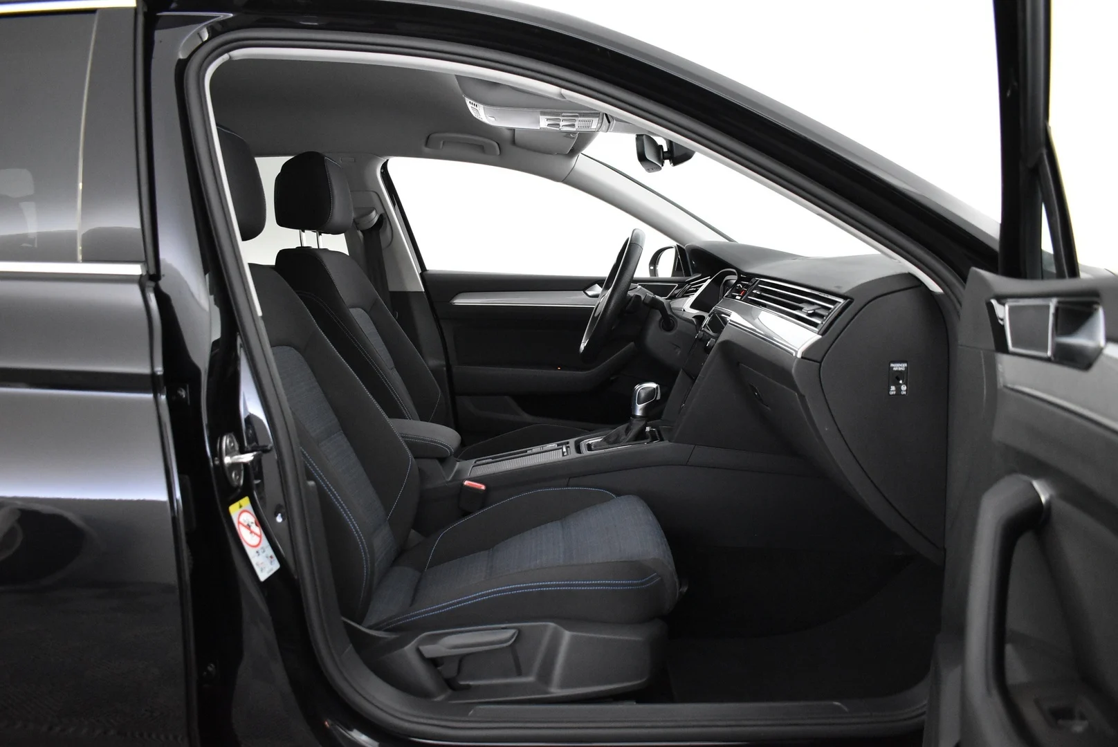 Car Image - h7KORTtLx9YNeS3VPbp54