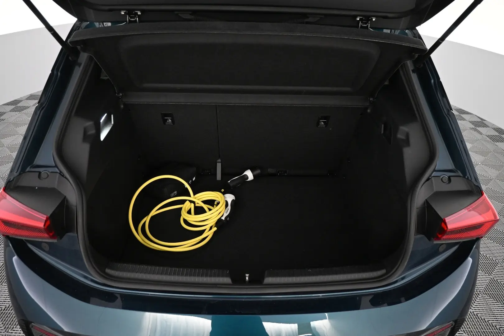 Car Image - 2kC3HK4tyQuSGHOOlbL1fr