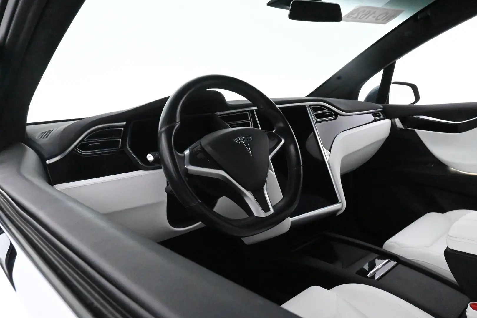 Car Image - 3x3D9vGbX5HxsffwqSjKk1